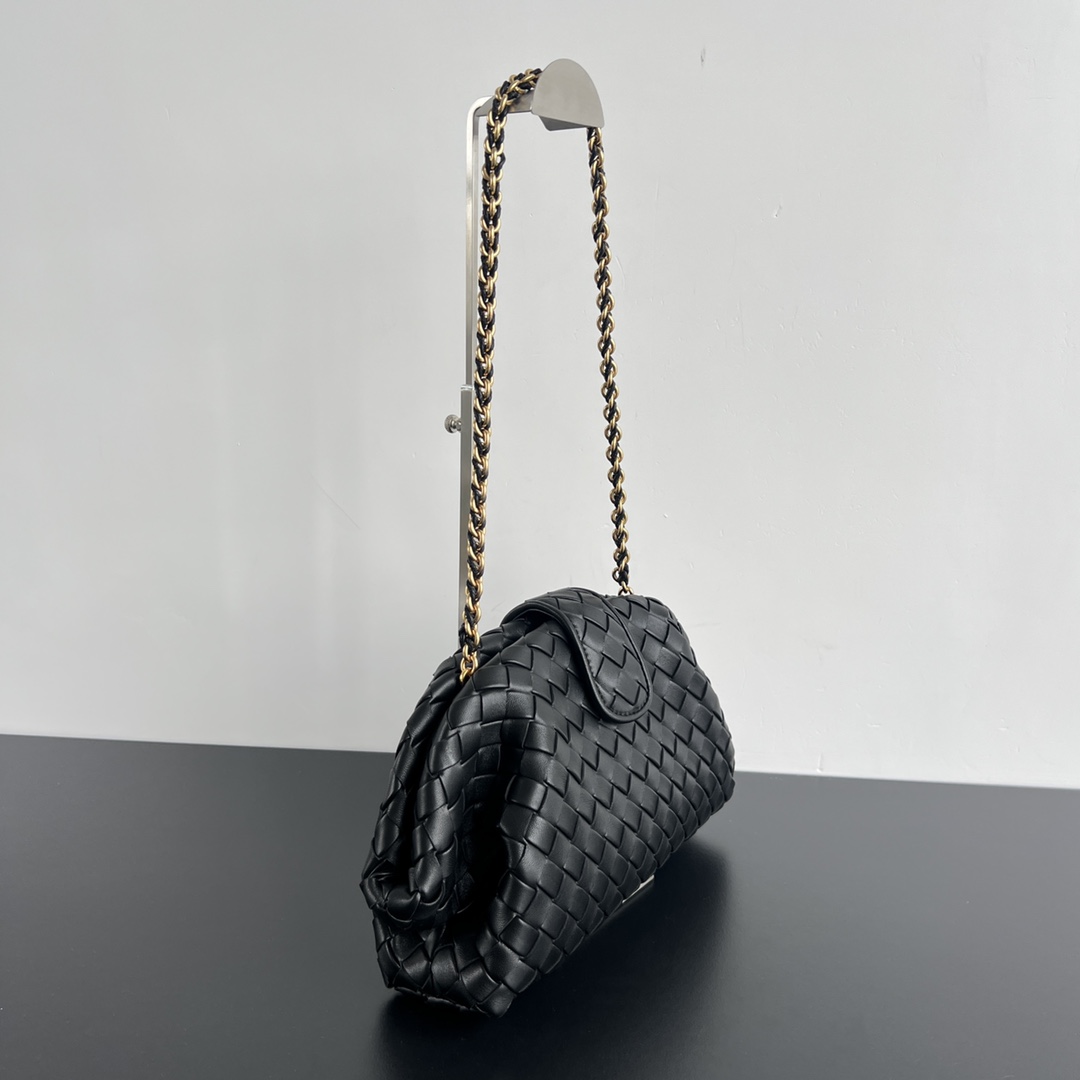 Teen Lauren 1980 Padded Intrecciato Leather Clutch With Chain Black